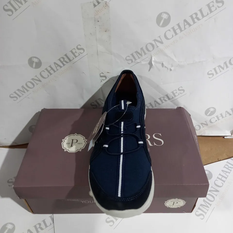 BOXED PAIR F PAVERS NAVY SIZE 40