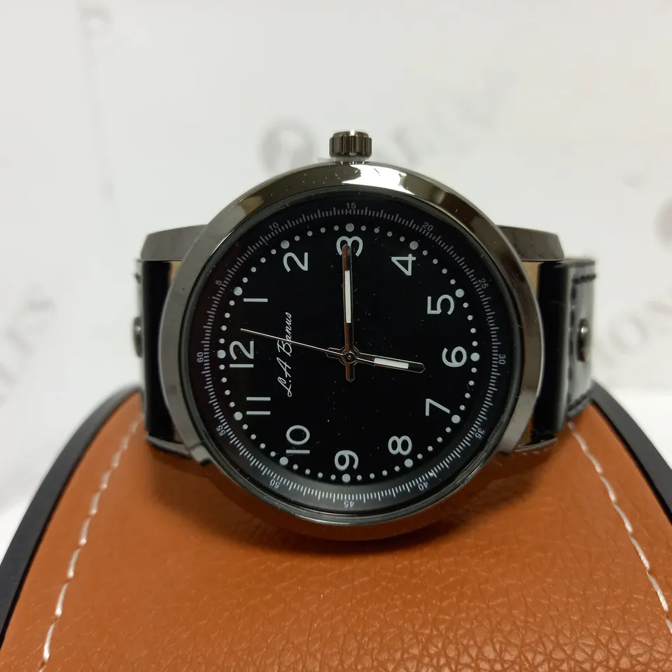 LA BANUS BLACK & WHITE DIAL LEATHER STRAP WRISTWATCH 
