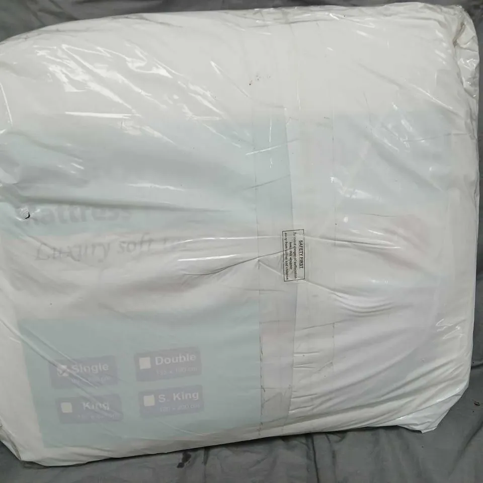 WHITE FITTED BED TOPPER – SINGLE (90X190 CM)