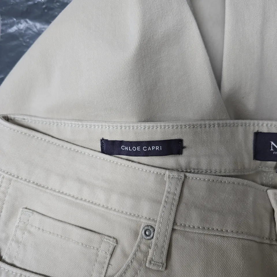 NYDJ CHLOE CAPRI KHAKI TROUSERS - UK 8
