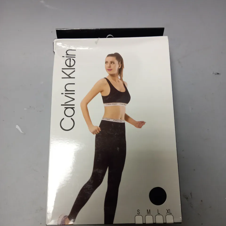 BOXED CALVIN KLEIN SPORTS BRA AND LEGGINGS IN BLACK - XL