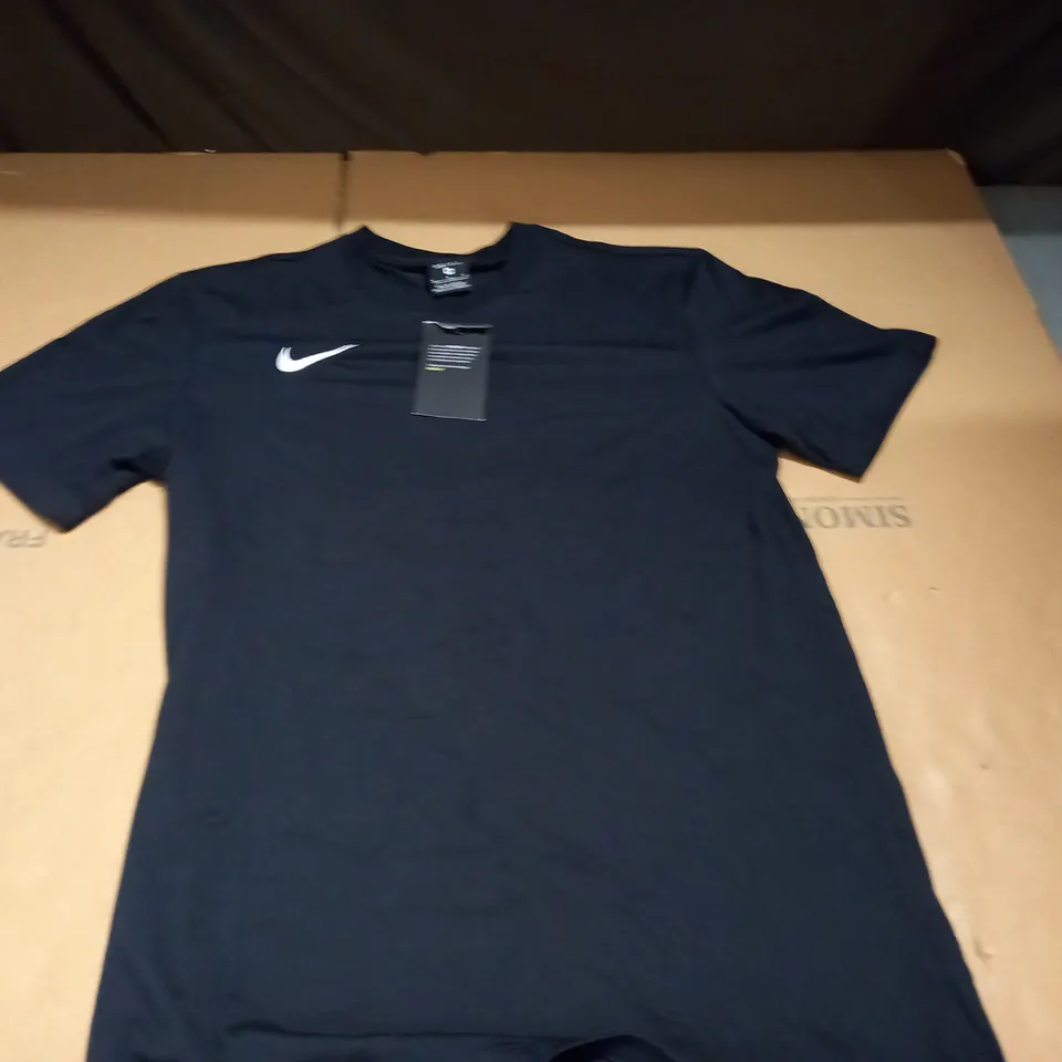 NIKE DRI-FIT BLACK T-SHIRT - M