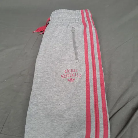 ADIDAS ORIGINAL TRACJSUIT BOTTOMS SIZE 11-12 YEARS