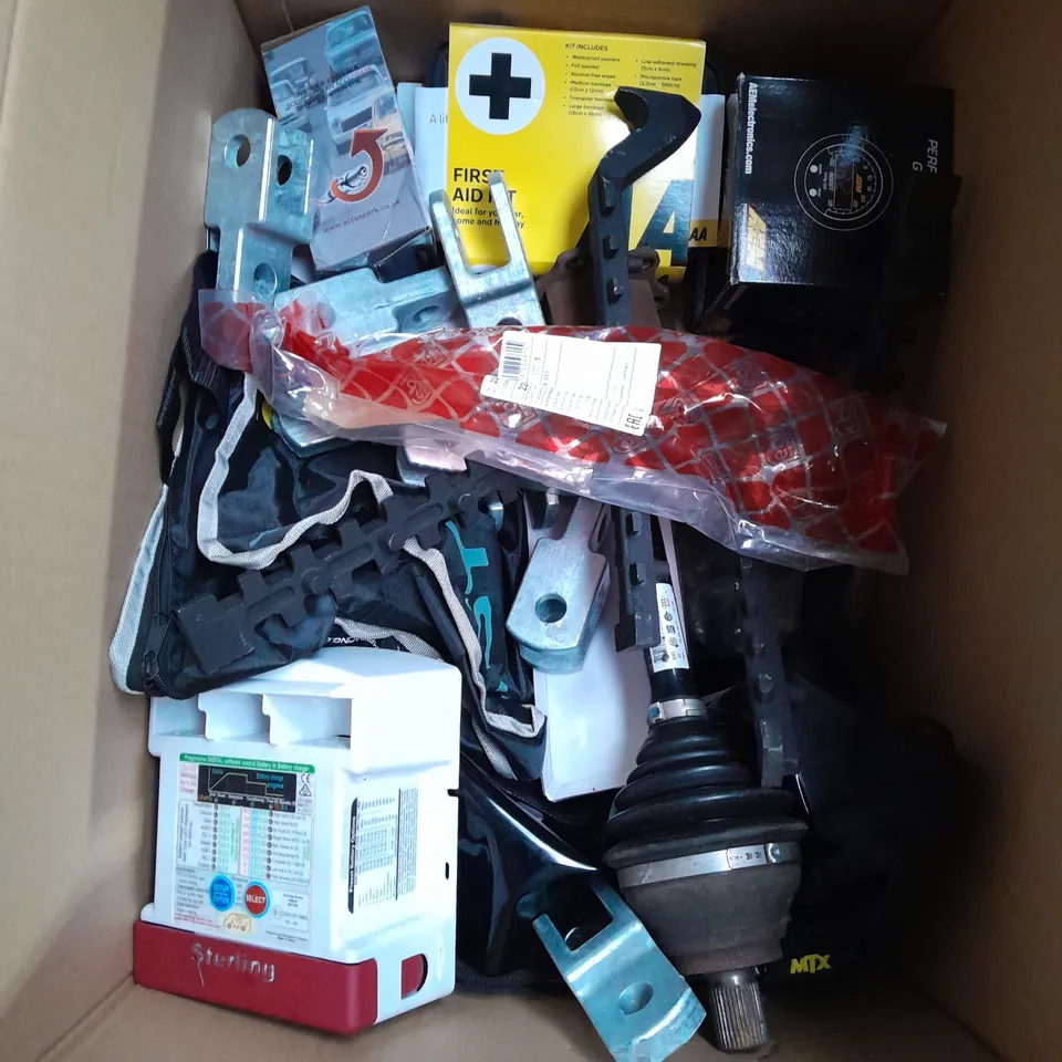 BOX OF ASSORTED CAR ITEMS TO INCLUDE - TOOLS - BOLT S- FIRST AID KIT / COLLECTION ONLY 