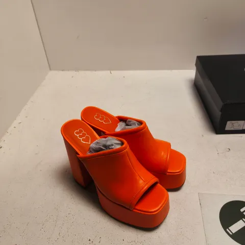 ORANGE PU PLATFORM MULES, WOMEN'S – UK SIZE 7