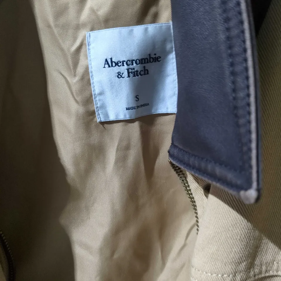 ABERCROMBIE & FITCH BEIGE FIELD JACKET – SIZE S (MEN)