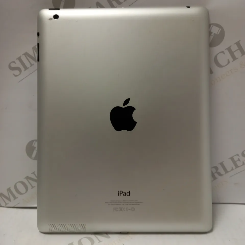 IPAD 4 A1458 - WHITE/SILVER 