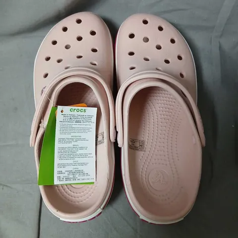 CROCS CROCBAND RELAXED FIT SANDALS – PINK, UNISEX UK 5 (US M6 / W8)