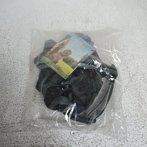 APPROXIMATELY 20 REGATTA LIGHTWEIGHT DOG HARNESSES 70-100CM