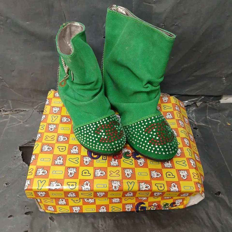 APPROXIMATELY 9 BOXED VARIOUS SIZED GRACE CHILDRENS SEQUINED ANKLE BOOTS IN GREEN