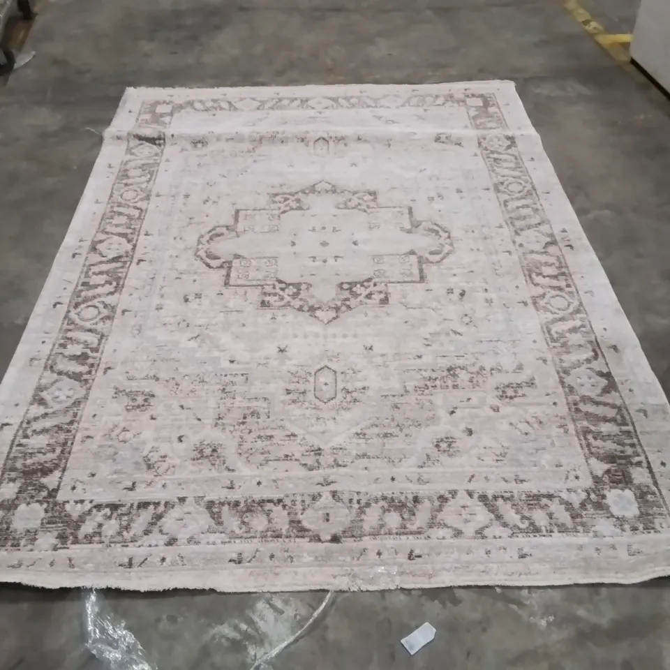 QUALITY DESIGNER AREA RUG - APPROXIMATELY 230X160CM