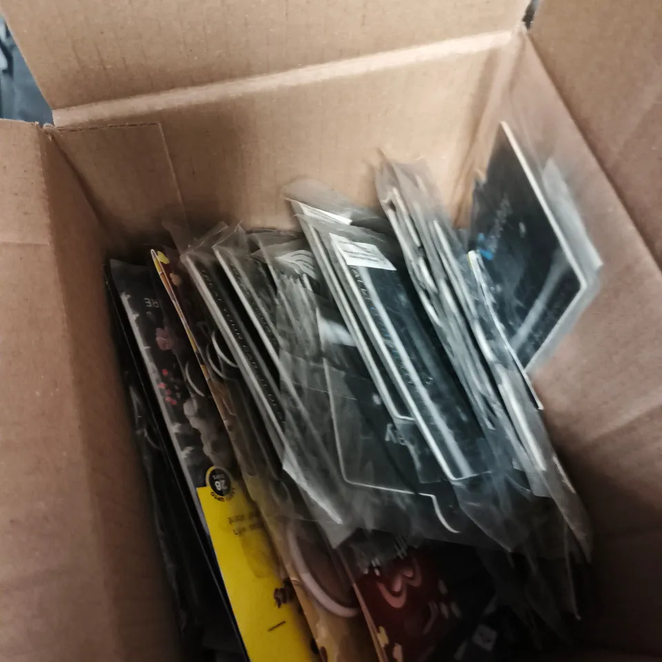 BOX OF APPROXIMATELY 50 ASSORTED CAR AIR FRESHENERS VALET BAY AND BUTTERKIST 