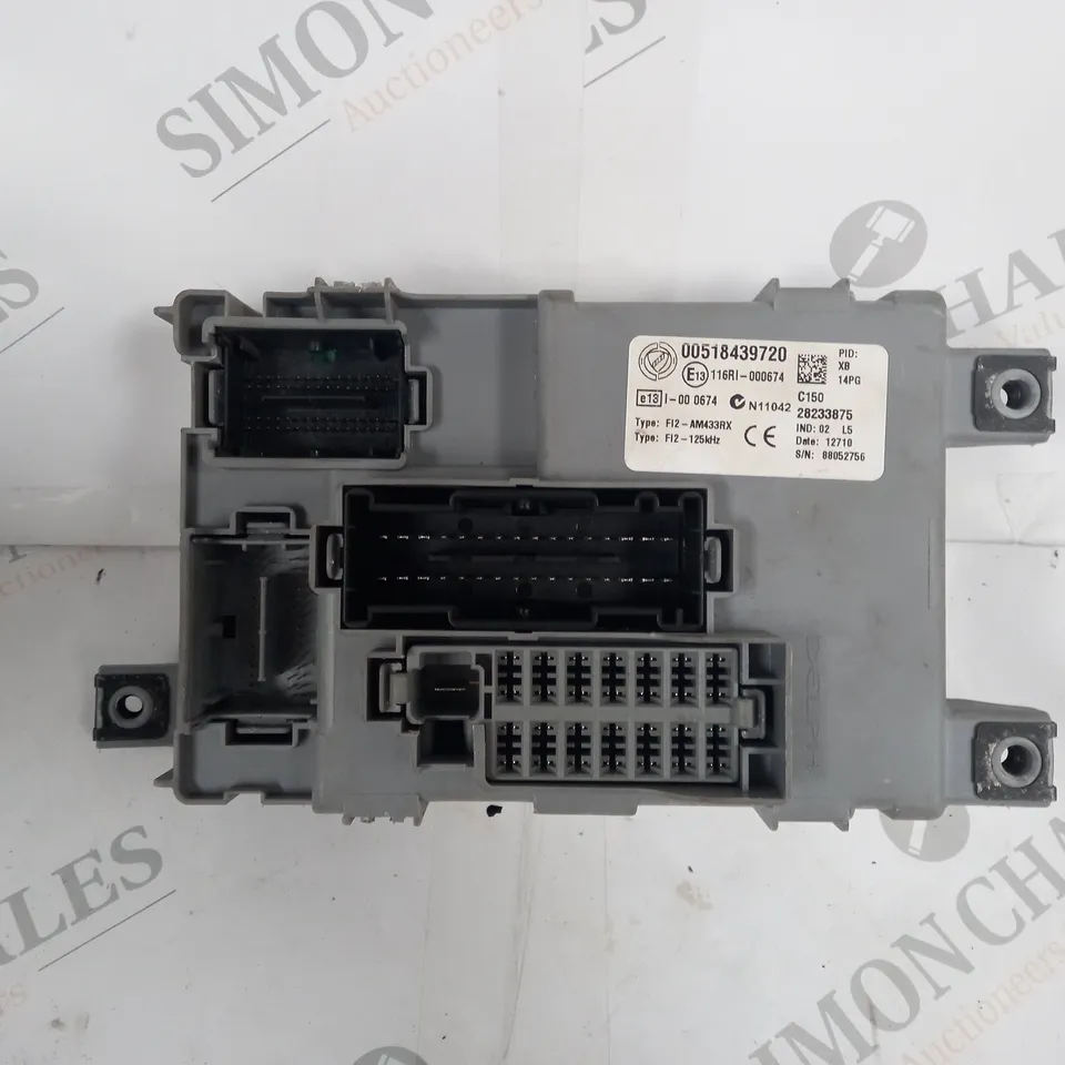 FI2-AM433RX FUSE BOX - MODEL UNKNOWN