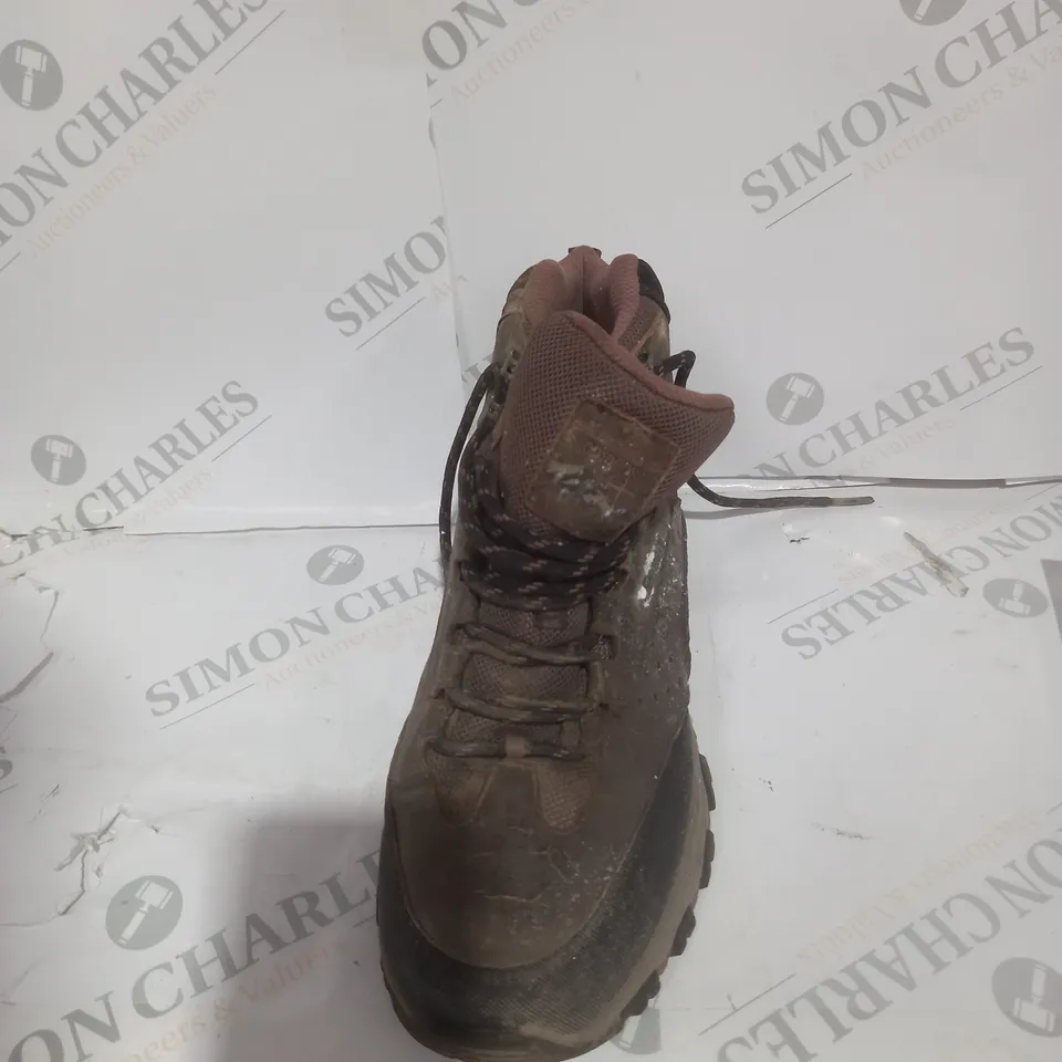 SKECHERS CHOCOLATE HIKING BOOTS SIZE 5.5