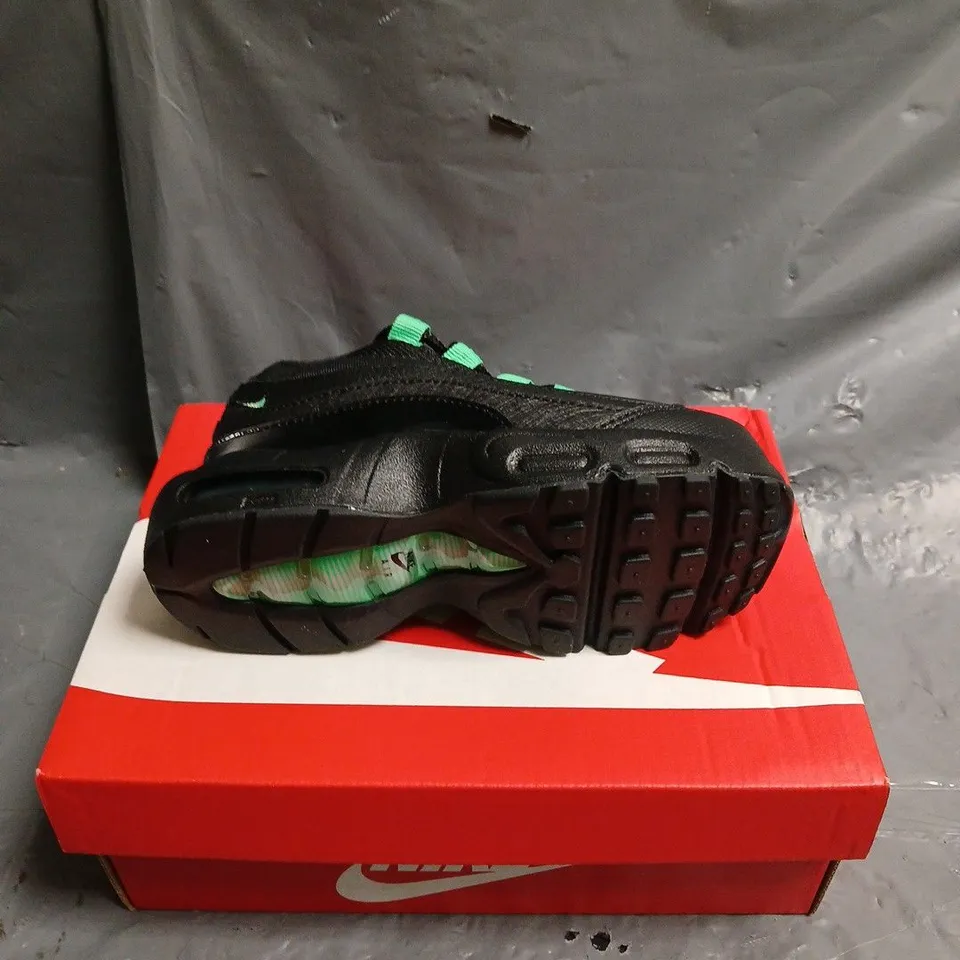 BOXED PAIR OF NIKE AIR MAX 95 RECRAFT TRAINERS - CHILDRENS 10 