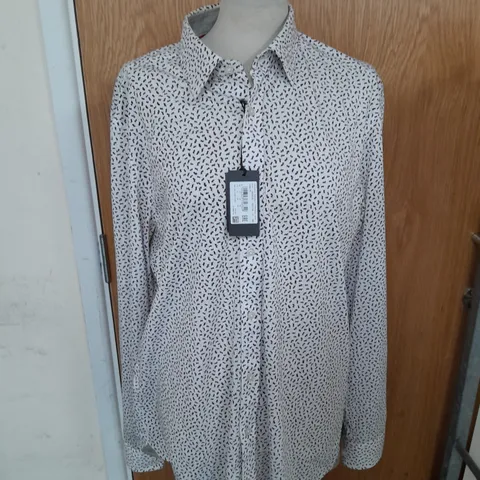 HUGO BOSS REGULAR FIT SHIRT SIZE XL
