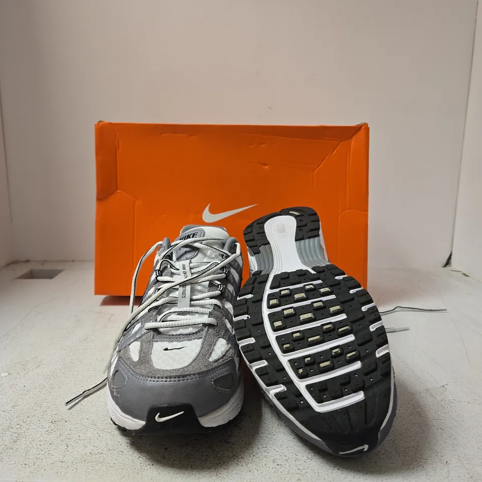 NIKE RUNNING SHOES – MEN'S, UK 12 (US 13), GREY/BLACK