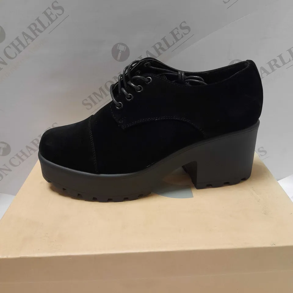 KOI REI CHUNKY BLACK SUEDE SHOES - SIZE 6