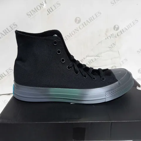 BOXED PAIR OF CONVERSE HIGH TOPS IN BLACK & BLUE - UK SIZE 9