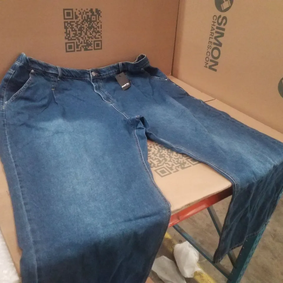 BOXED APPROXIMATELY 10 SIMPLY BE PLEAT DETAIL JEAN MID BLUE SIZE 28