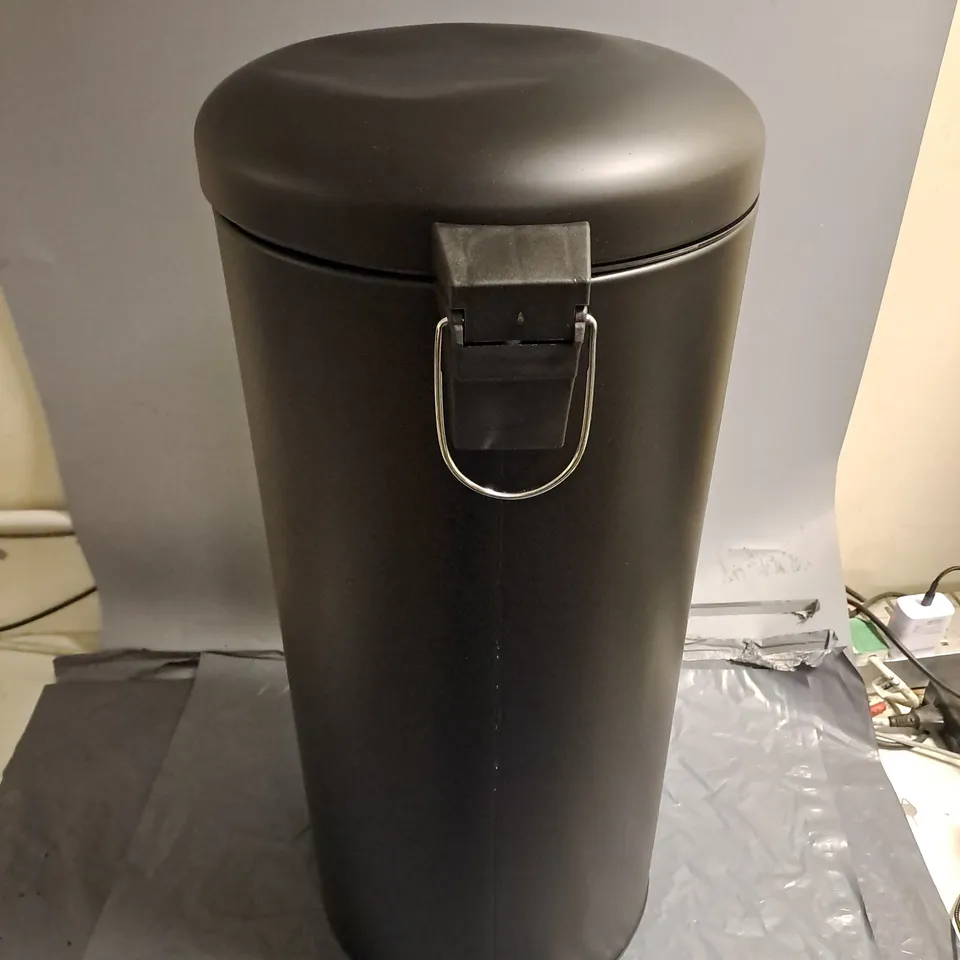 HABITAT 30L DOMED PEDAL BIN IN BLACK 