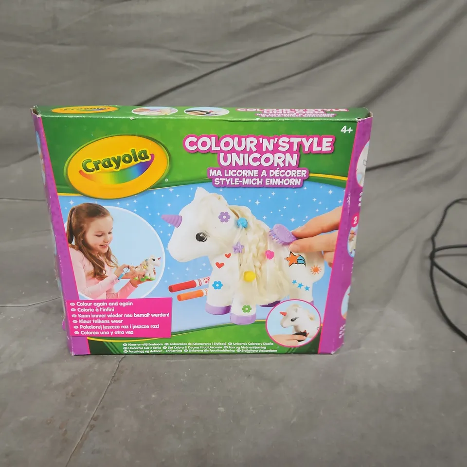 CRAYOLA COLOUR 'N'STYLE UNICORN CRAFT KIT