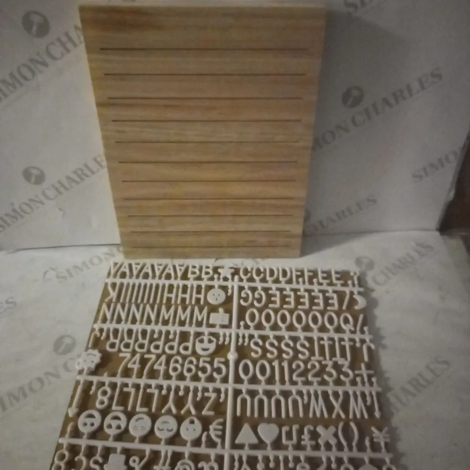 BOXED LETTER BOARD - RECTANGULAR WITH WHITE LETTERS - BOXED