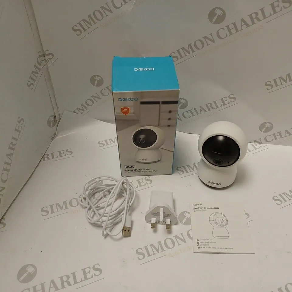 BOXED DEKCO SMART WI-FI HD CAMERA WITH USB POWER ADAPTOR, USB CABLE, FITTINGS AND INSTRUCTIONS