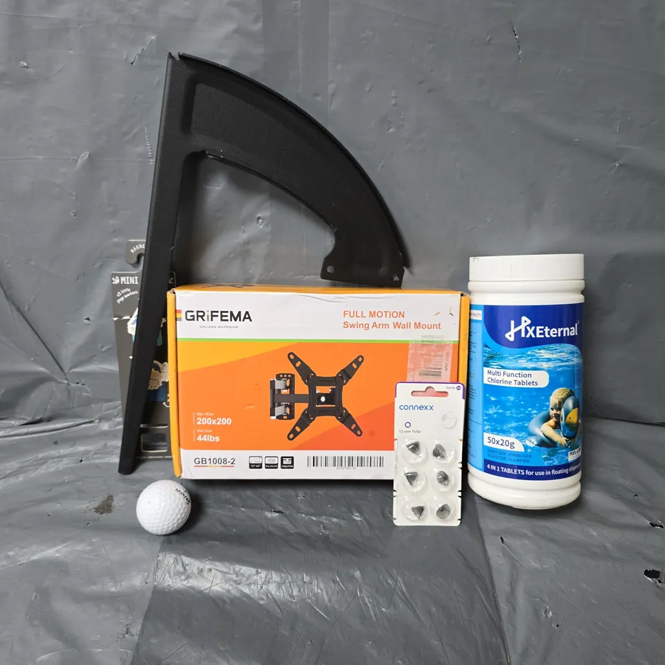APPROXIMATELY 10 ASSORTED ITEMS TO INCLUDE - GRIFEMA SWING ARM WALL MOUNT , MINI MARKS ETC