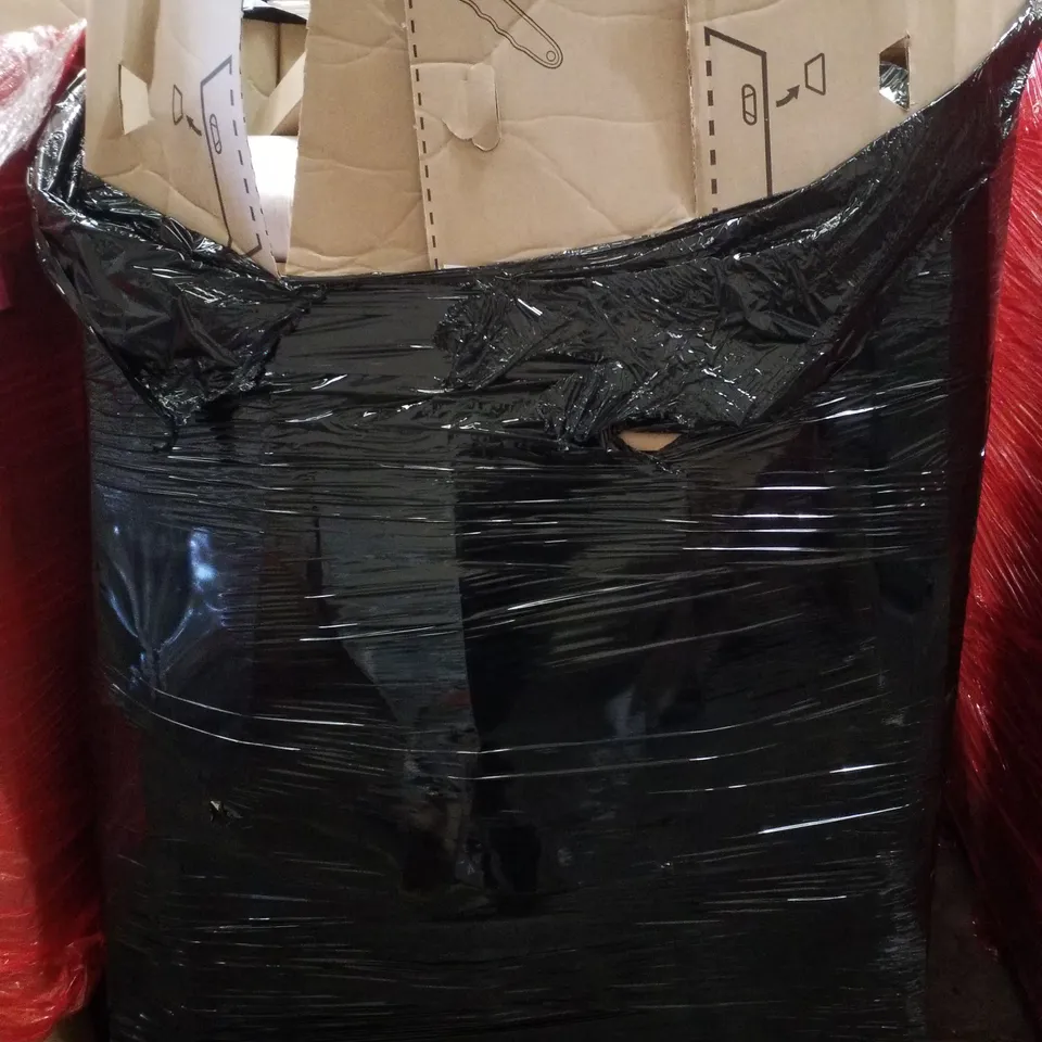 PALLET CONTAINING ASSORTED PRODUCTS INCLUDING RUGS, TELESCOPIC SHELF, GIFT BAGS, WOK PAN, TOY STORAGE ORGANIZER & BAMBOO TOWEL RAIL