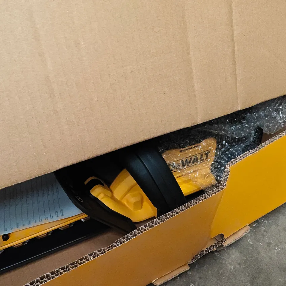 BOXED DEWALT XR 55CM HEDGE TRIMMER - DCMHT564N