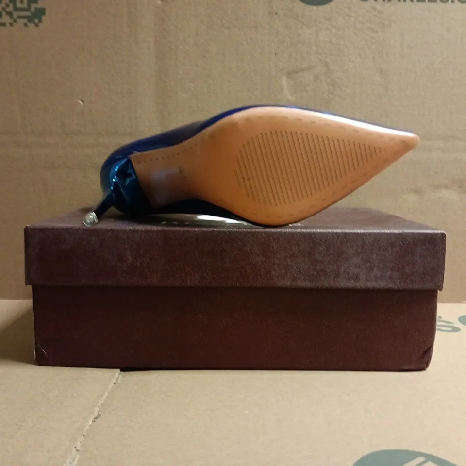BOXED PAIR OF BIG TREE POINTED TOE STILETTO HEELS IN OCEAN BLUE SIZE EU 40