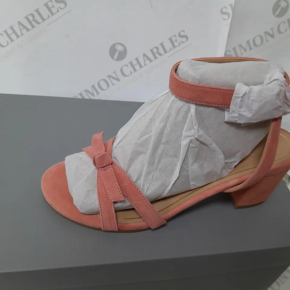 VIONIC PINK SUEDE HIGH HEELED SANDALS  