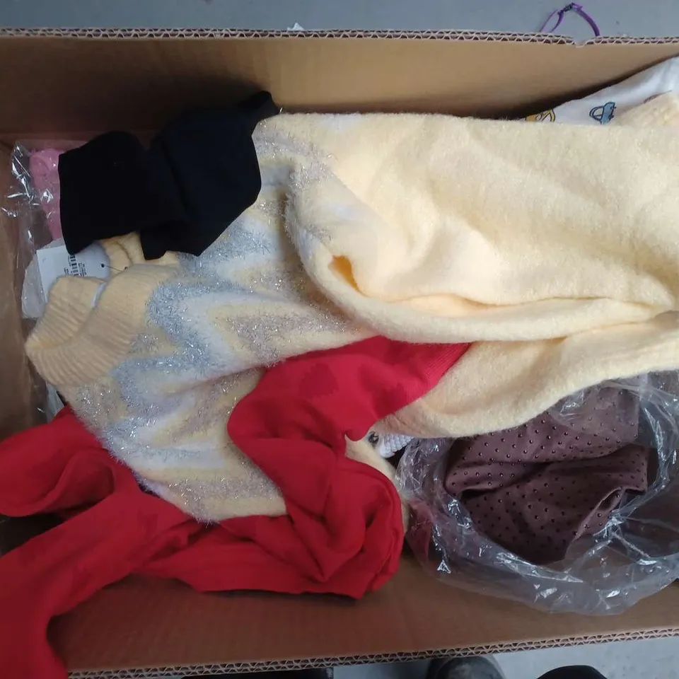 LARGE QUANTITY OF ASSORTED KIDS CLOTHING ITEMS TO INCLUDE SWEATER, PANTS, PJS, ETC