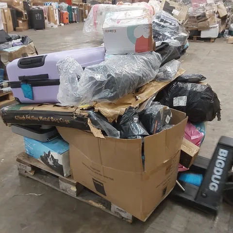 PALLET CONTAINING A LARGE VARIETY OF HOUSEHOLD ITEMS