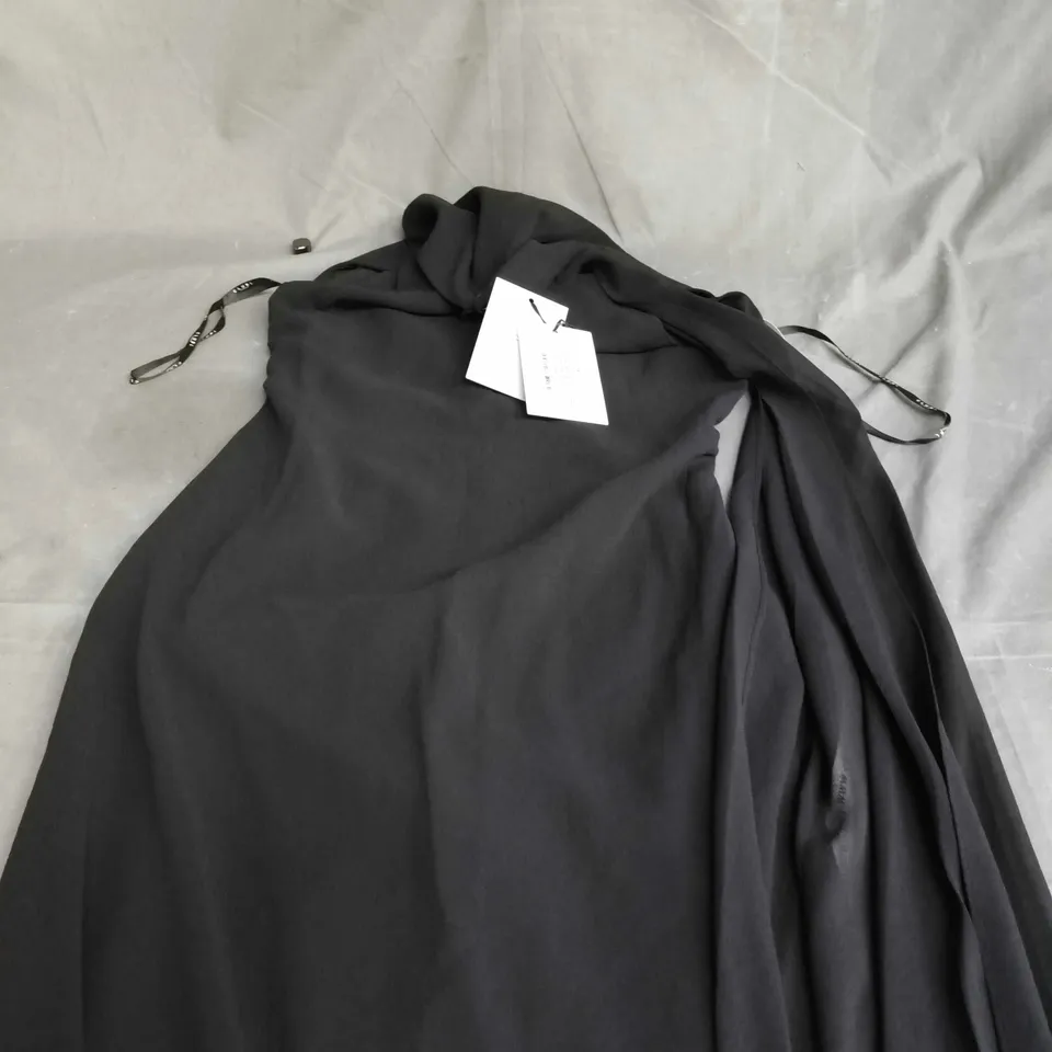 CLUB L LONDON UNPREDICTABLE BLACK HIGH-NECK MAXI DRESS WITH BACK CAPE – UK 8