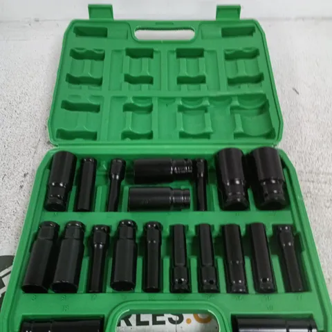 SOCKET SET IN GREEN CARRY CASE