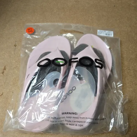 OOFOS PINK SLIP ONS - 5