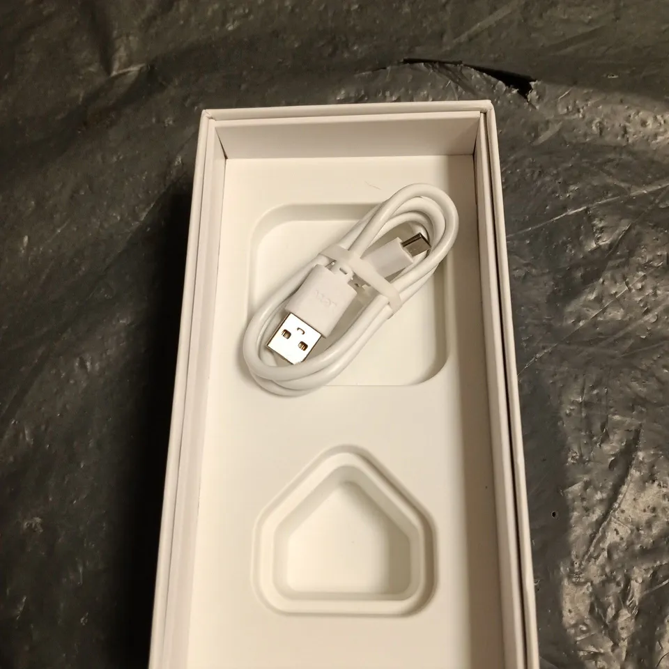 APPLE IPHONE – SILVER – 4.7-INCH SMARTPHONE (IPHONE 6/6S) 