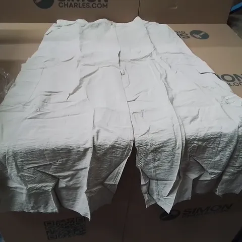 BOXED BRAND NEW APPROXIMATELY 40 JD WILLIAMS CARGO PANTS STONE SIZE 20