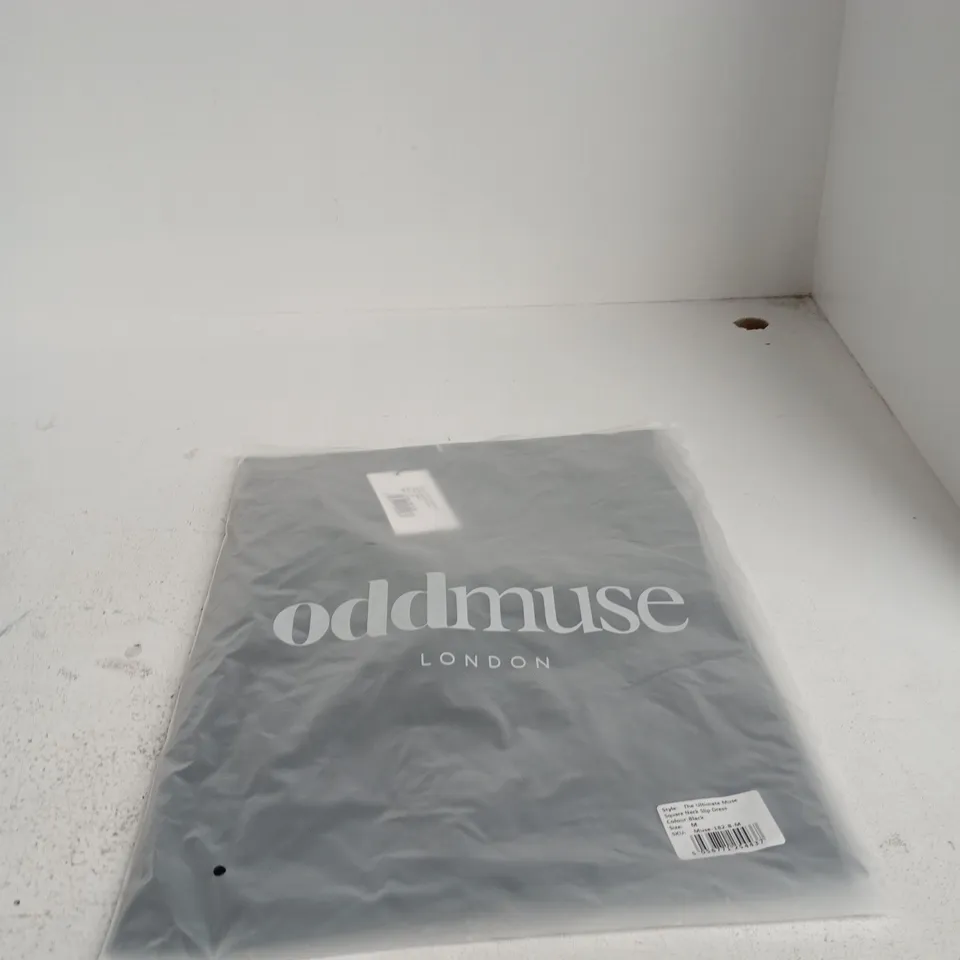 ODDMUSE LONDON THE ULTIMATE MUSE SQUARE NECK SLIP DRESS – BLACK, UK SIZE M