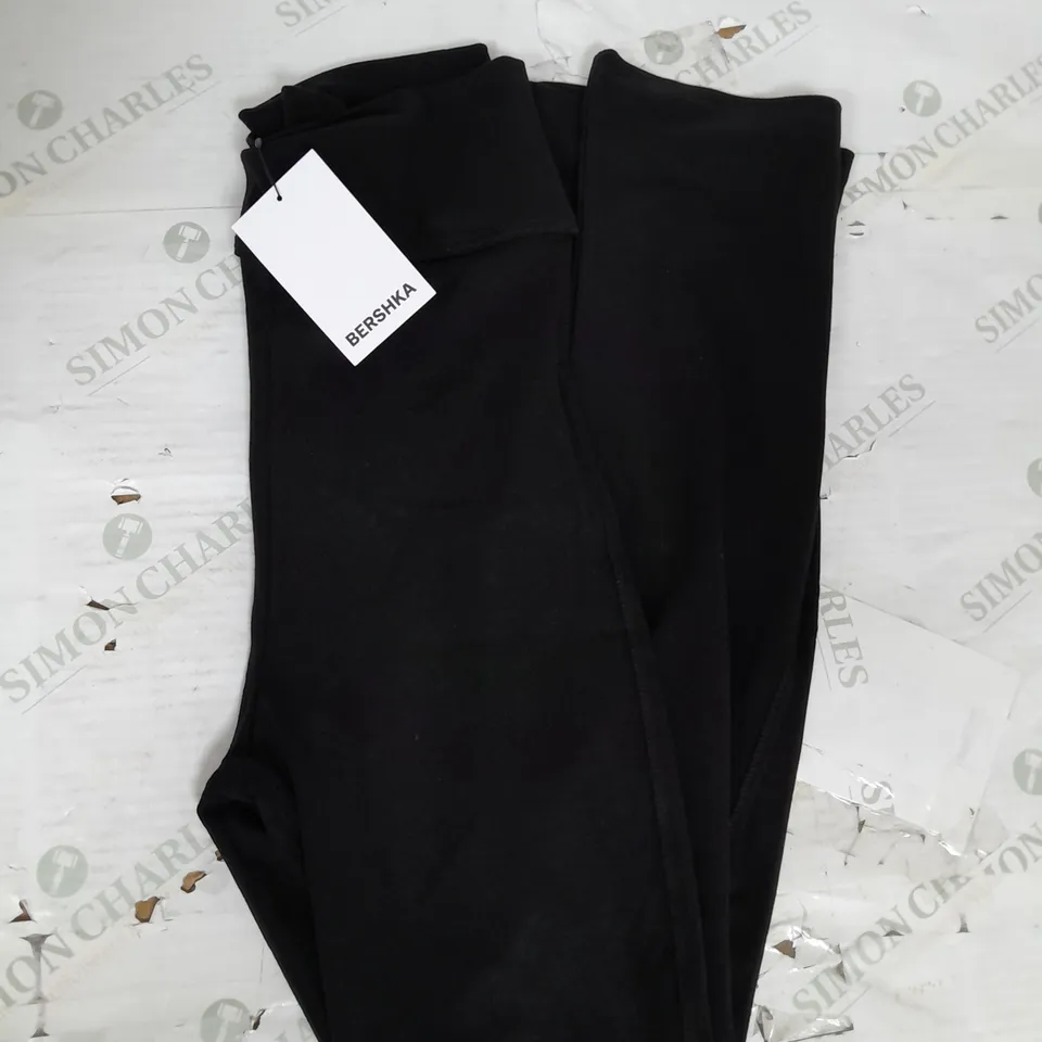 BERSHKA HIGH WAIST FLARED YOGA PANTS IN BLACK SIZE M