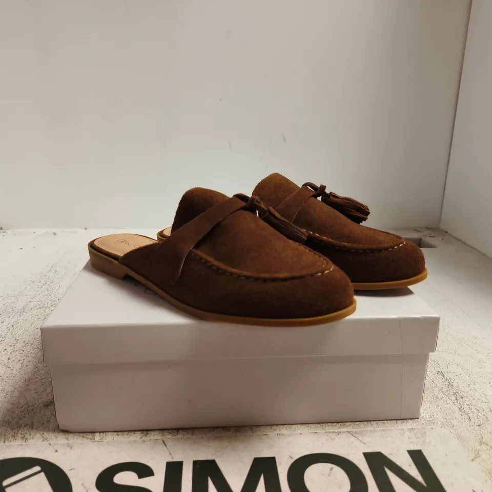BEN DE LISI BROWN SUEDE SLIP-ON MULES (WOMEN'S) – UK 6