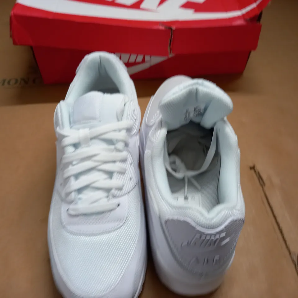 BOXED PAIR OF NIKE AIR MAX 90 WHITE TRAINERS - UK 12
