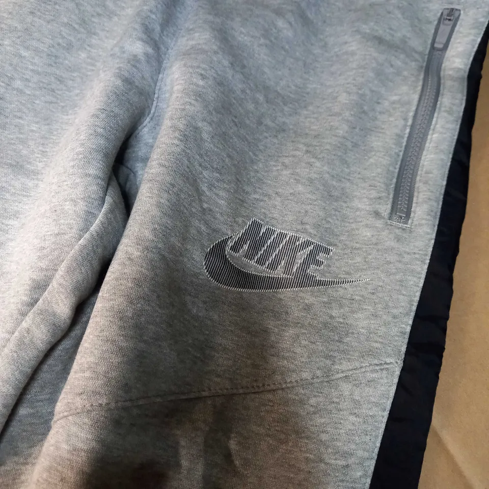 NIKE GREY MARL/LOGO JOGGERS - MEDIUM