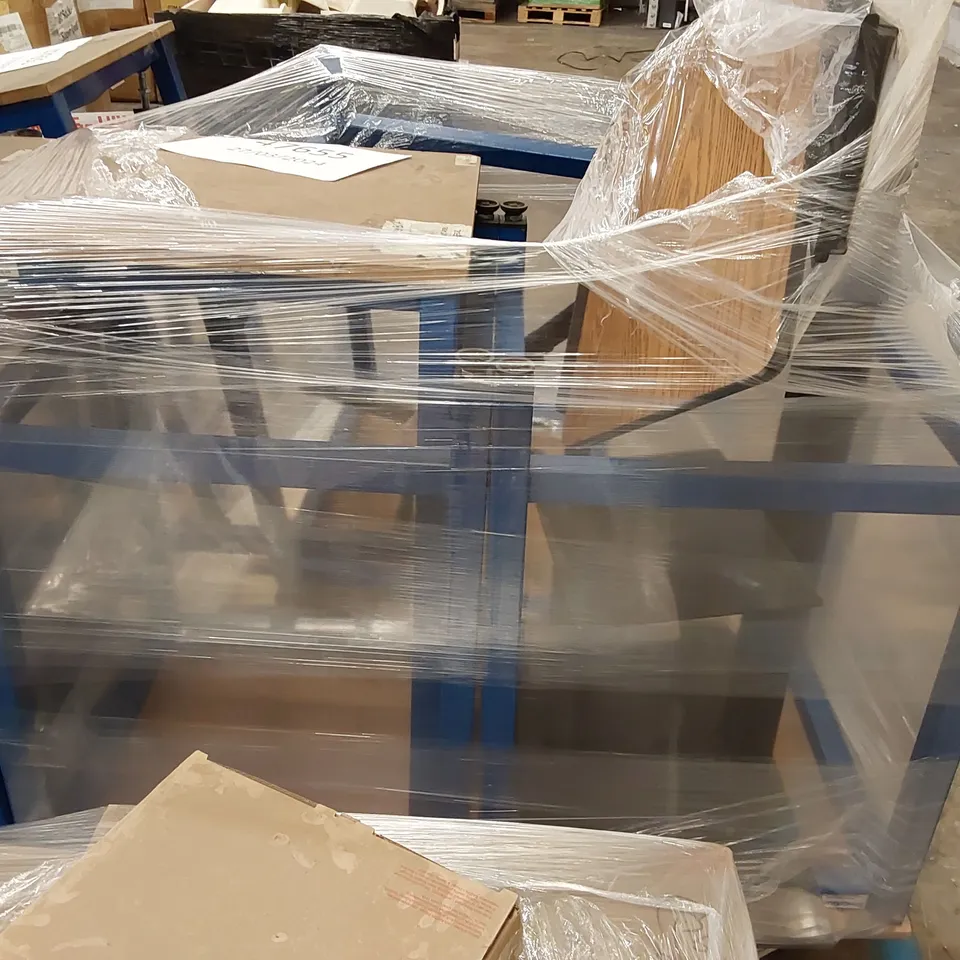 PALLET OF 4 SPACEGUARD TABLES AND 2 STANDS