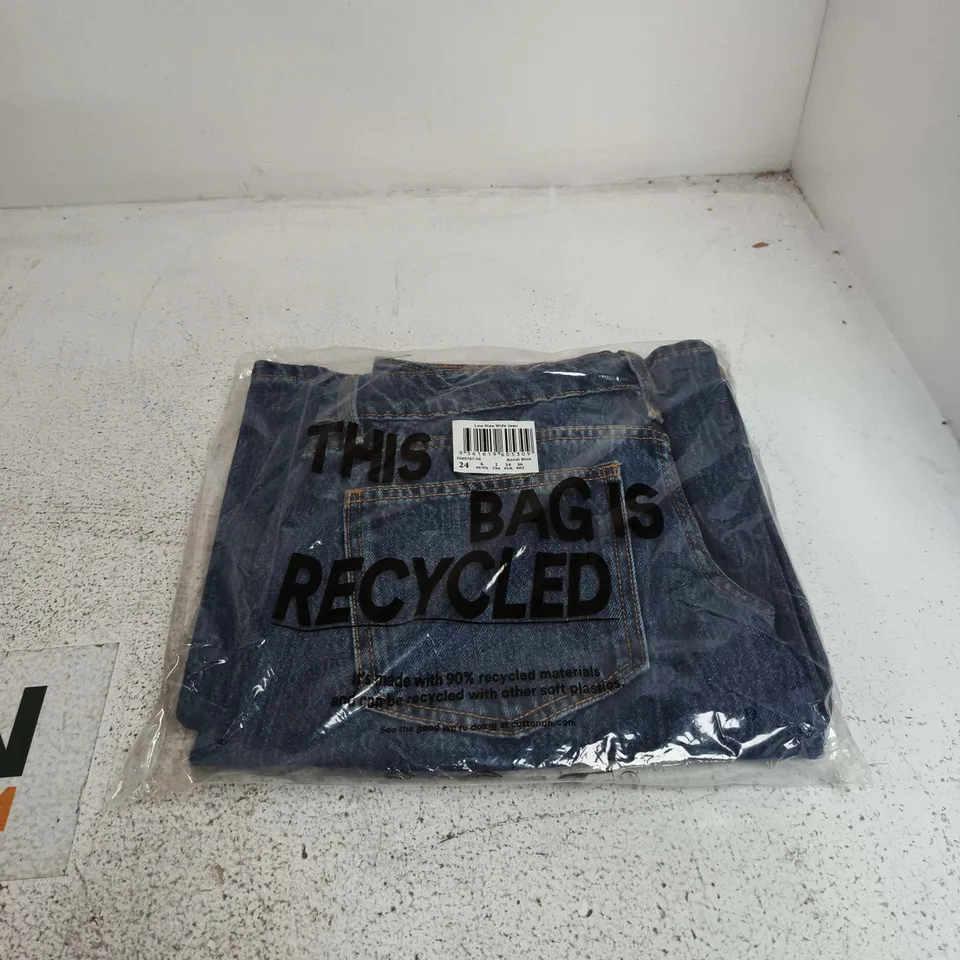 BOX OF 11 LOW RISE WIDE JEANS BONDI BLUE ASSORTED SIZES
