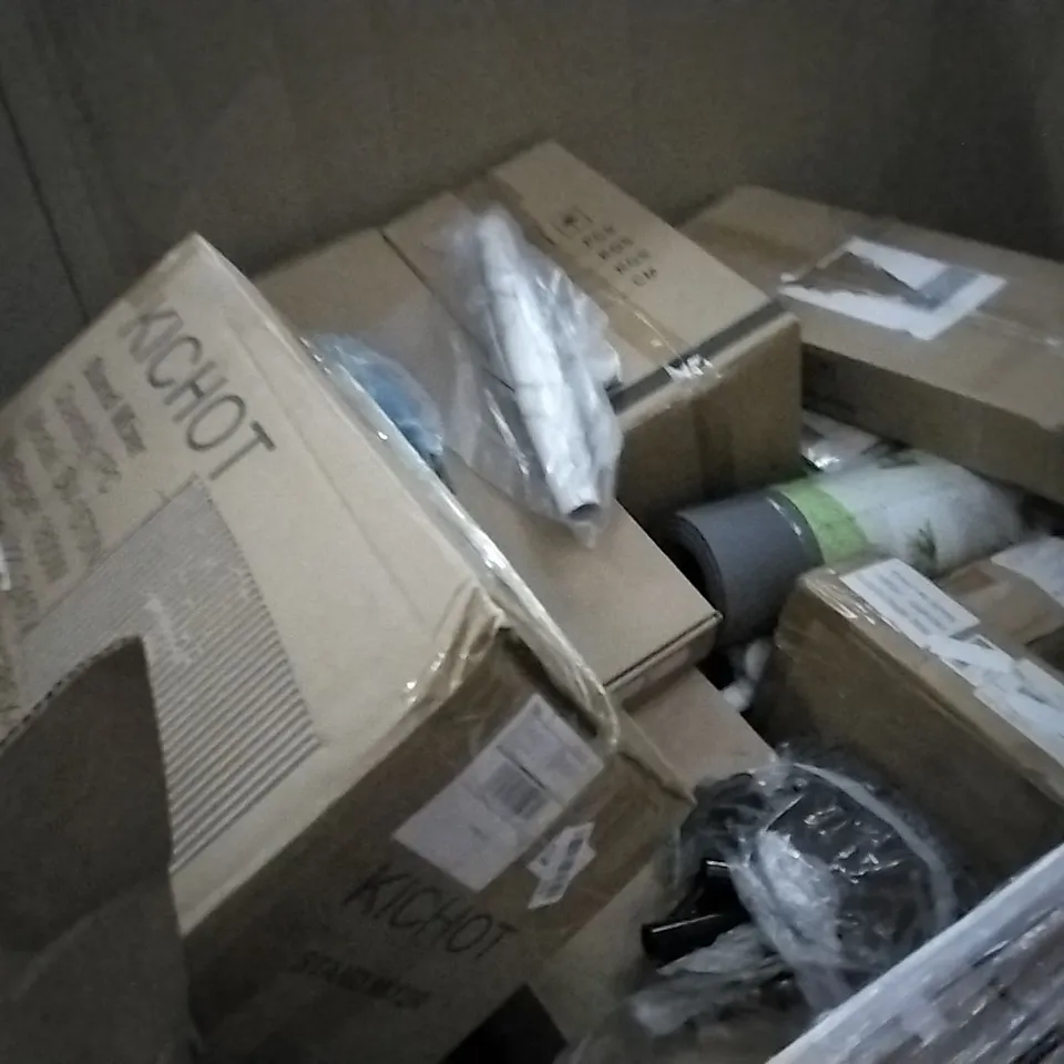 PALLET OF ASSORTED ITEMS INCLUDING SOCCER GOAL, ADJUSTABLE POSTER SIGN STAND, TIMBER RIDGE CAMPING WAGON, THEATRE WALL CLOAK, PUTTPARTEE, LUXEVOIR HIGH LOFT MATTRESS TOPPER