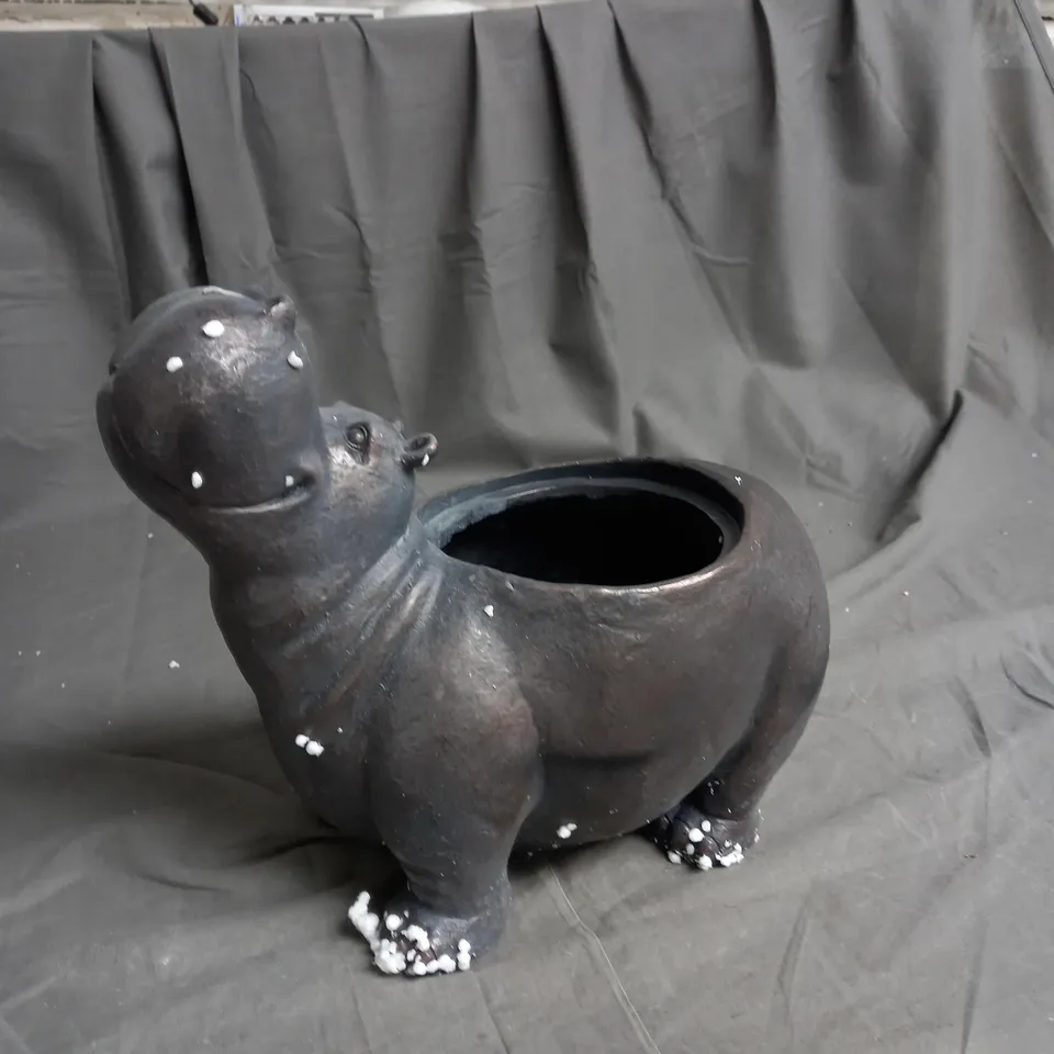 MY GARDEN STORIES HIPPO PLANTER