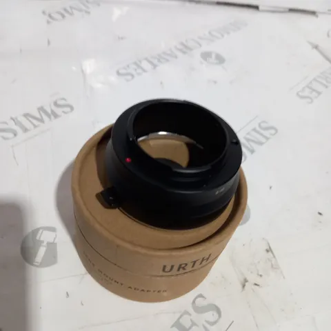 URTH - LENS MOUNT ADAPTOR